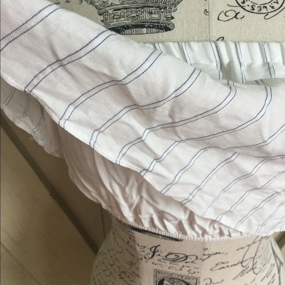 🐚🐚American Eagle Stripped Crop🐚🐚 - Picture 5 of 6